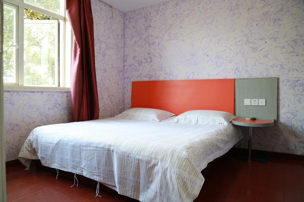 Shanghai Old West Gate Hostel Room photo